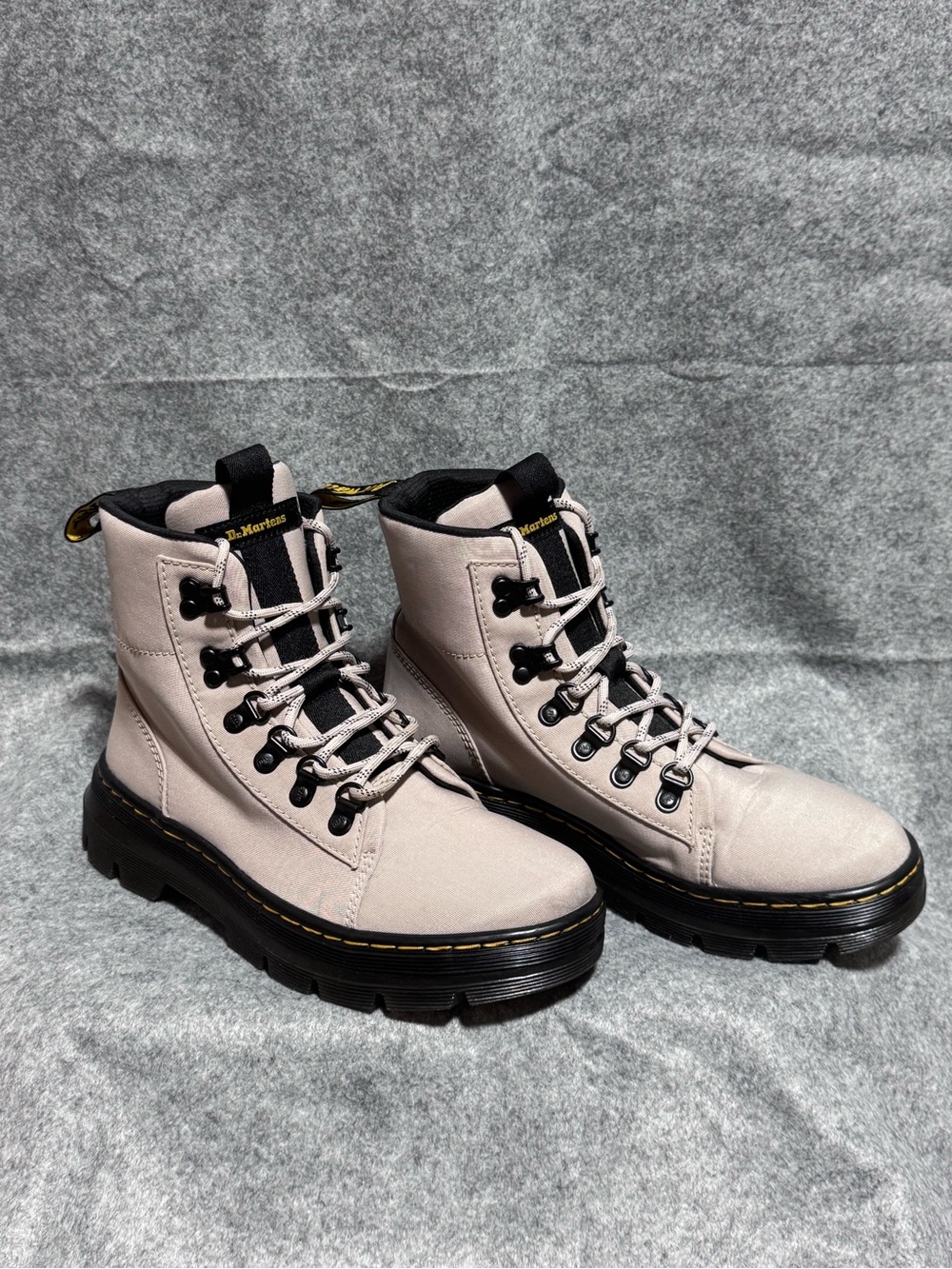 Dr Martens Combs W Cream Combat Boots Lug Sole Women’s Size 7